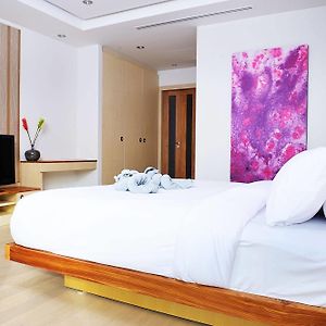 White Coral Suite B